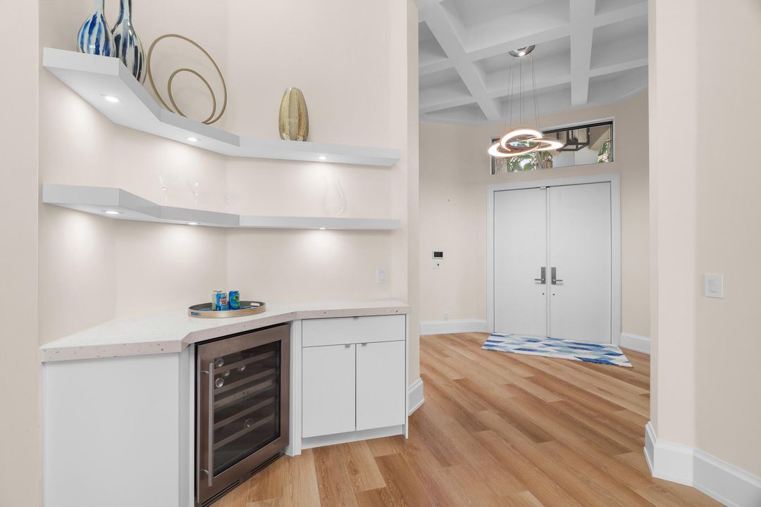 For Sale: $1,595,000 (3 beds, 3 baths, 2528 Square Feet)