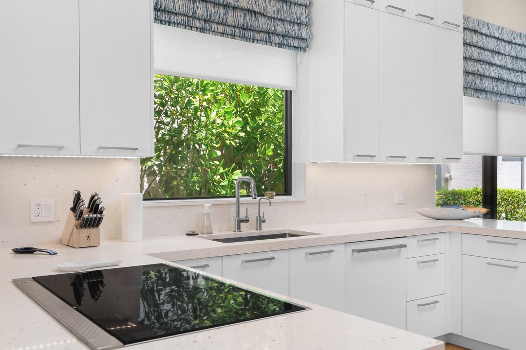 For Sale: $1,595,000 (3 beds, 3 baths, 2528 Square Feet)