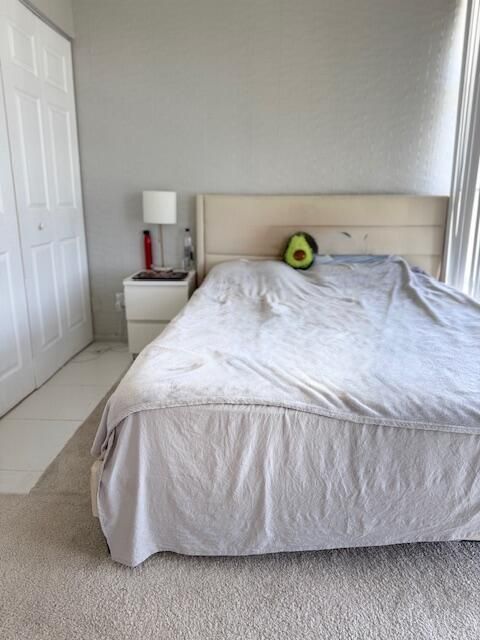 Active With Contract: $230,000 (2 beds, 1 baths, 924 Square Feet)