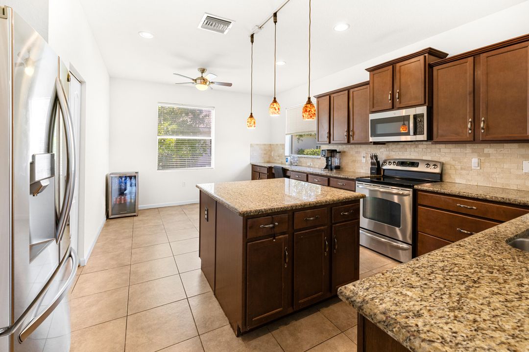 待售: $840,000 (5 贝兹, 4 浴室, 3577 平方英尺)