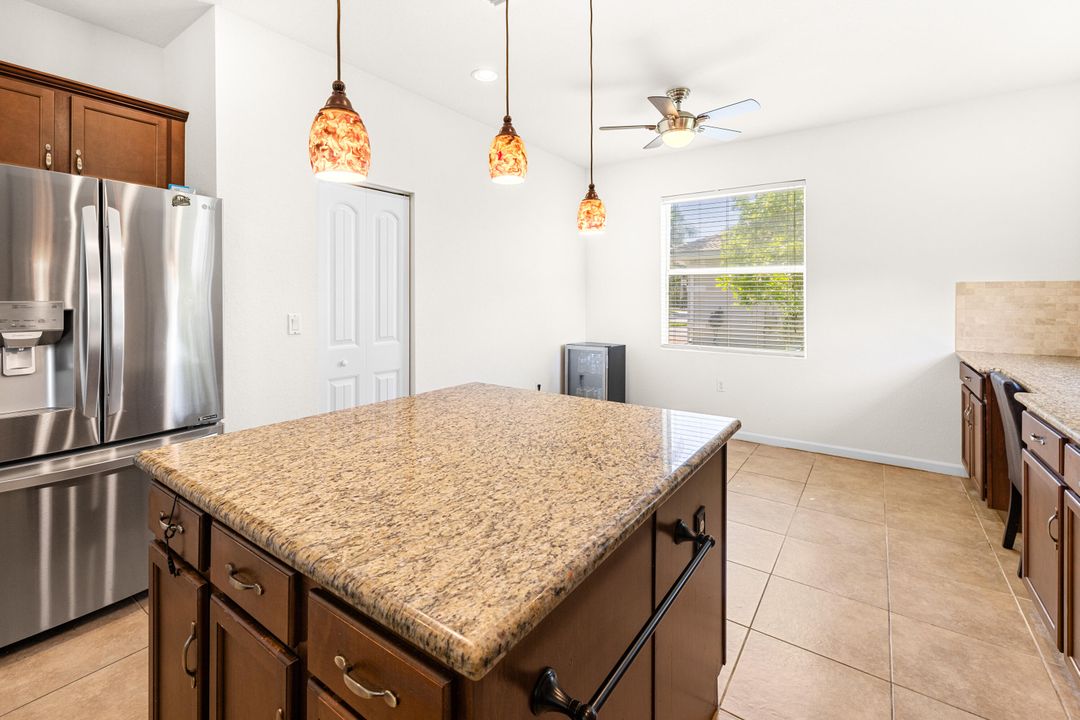 待售: $840,000 (5 贝兹, 4 浴室, 3577 平方英尺)