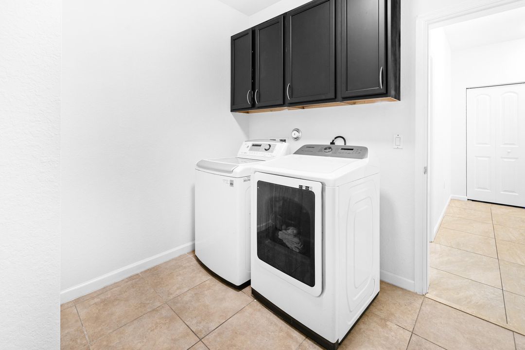 待售: $840,000 (5 贝兹, 4 浴室, 3577 平方英尺)