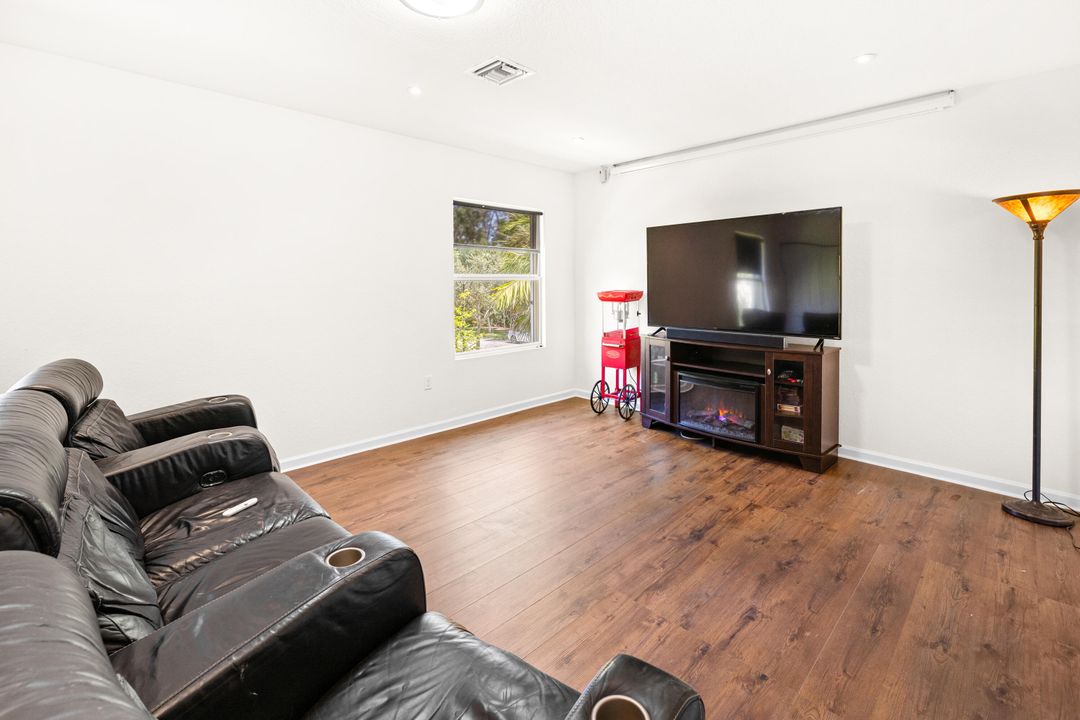 待售: $840,000 (5 贝兹, 4 浴室, 3577 平方英尺)