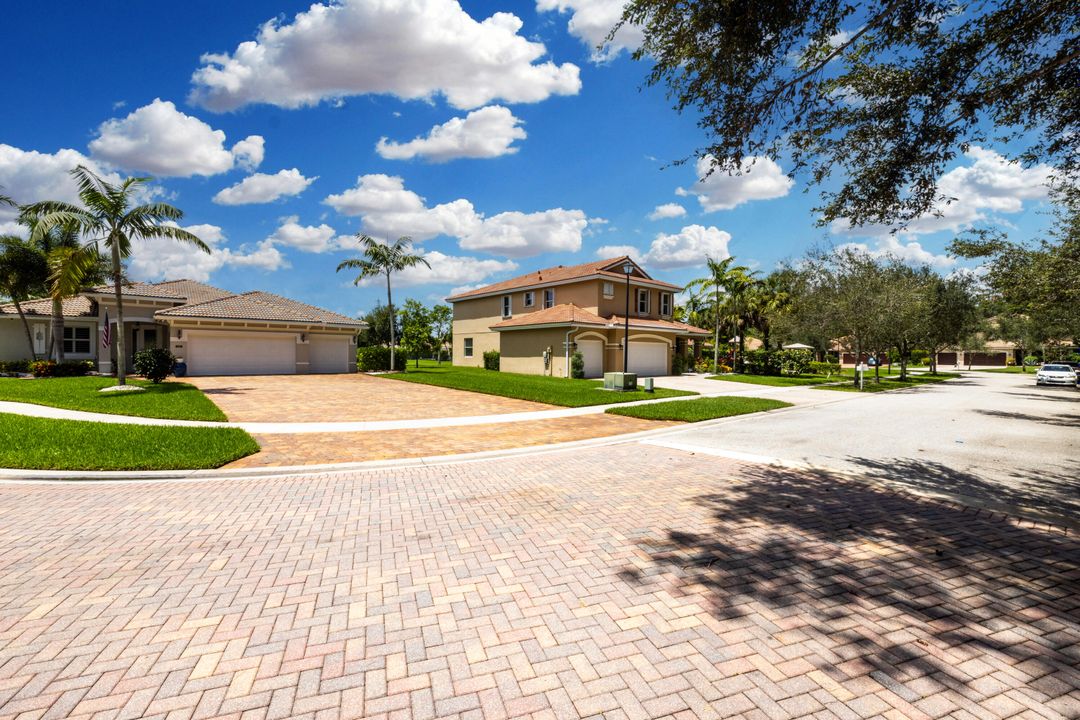 待售: $840,000 (5 贝兹, 4 浴室, 3577 平方英尺)