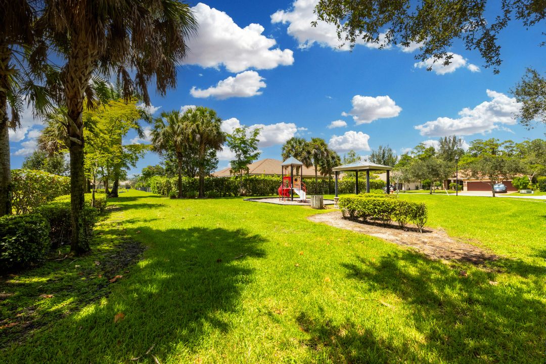 待售: $840,000 (5 贝兹, 4 浴室, 3577 平方英尺)