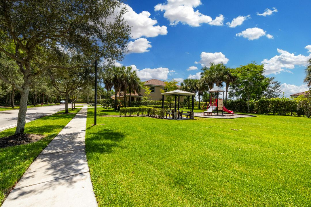 待售: $840,000 (5 贝兹, 4 浴室, 3577 平方英尺)