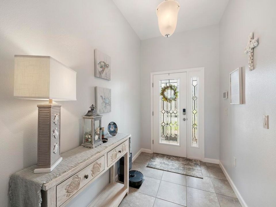 合同活跃: $599,000 (3 贝兹, 3 浴室, 2312 平方英尺)