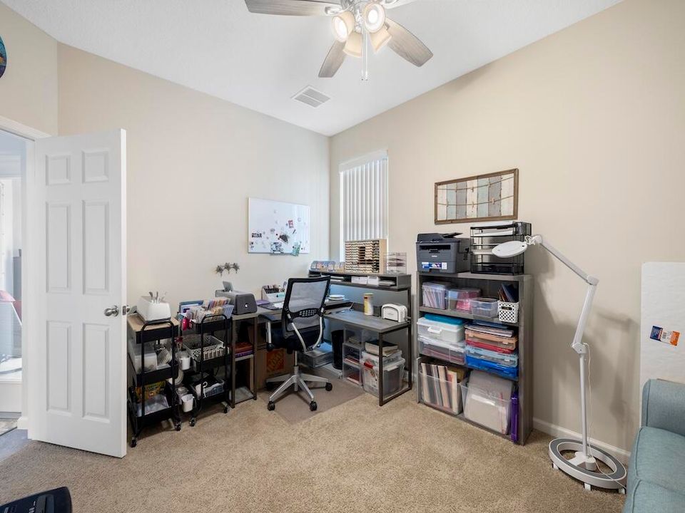 合同活跃: $599,000 (3 贝兹, 3 浴室, 2312 平方英尺)