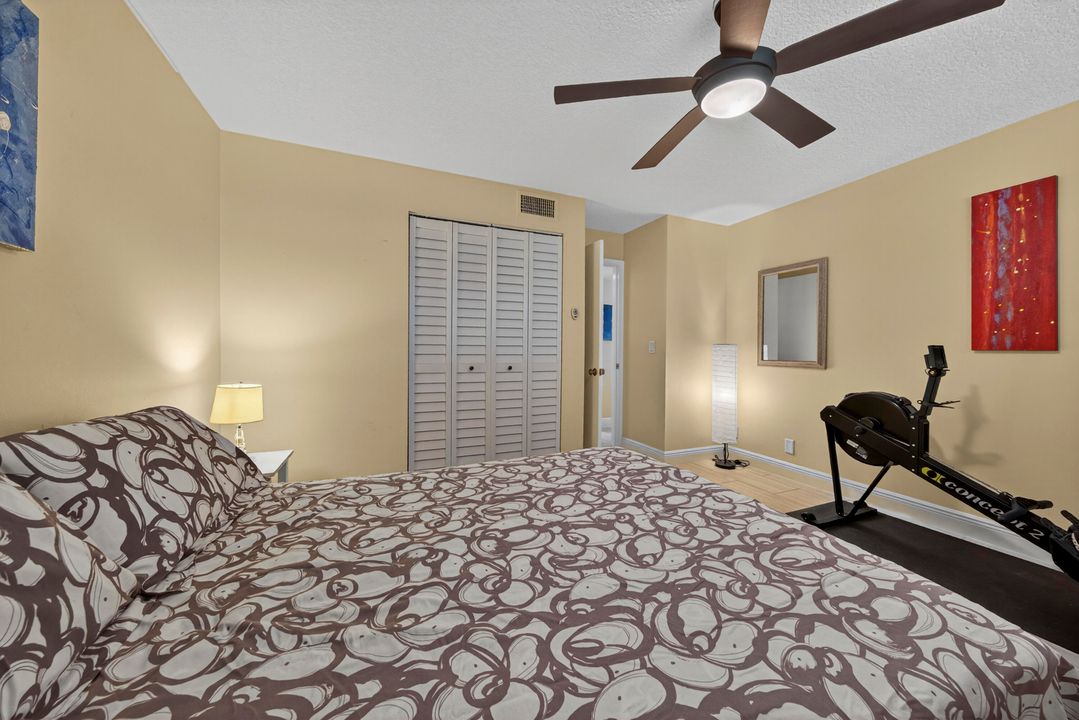 Active With Contract: $345,000 (2 beds, 2 baths, 1286 Square Feet)