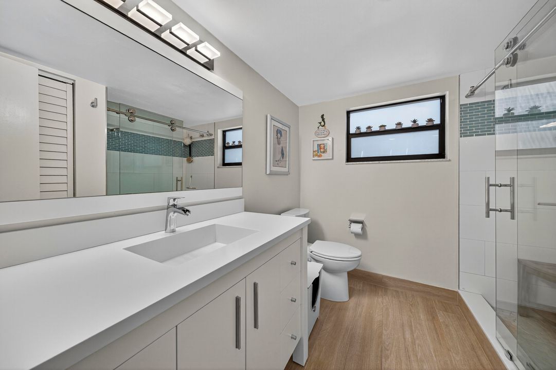 Active With Contract: $345,000 (2 beds, 2 baths, 1286 Square Feet)