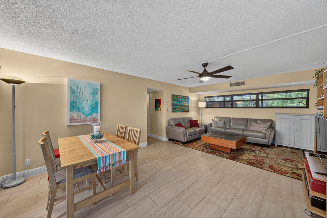 Active With Contract: $345,000 (2 beds, 2 baths, 1286 Square Feet)