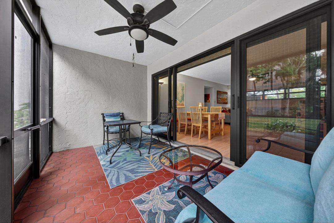 Active With Contract: $345,000 (2 beds, 2 baths, 1286 Square Feet)