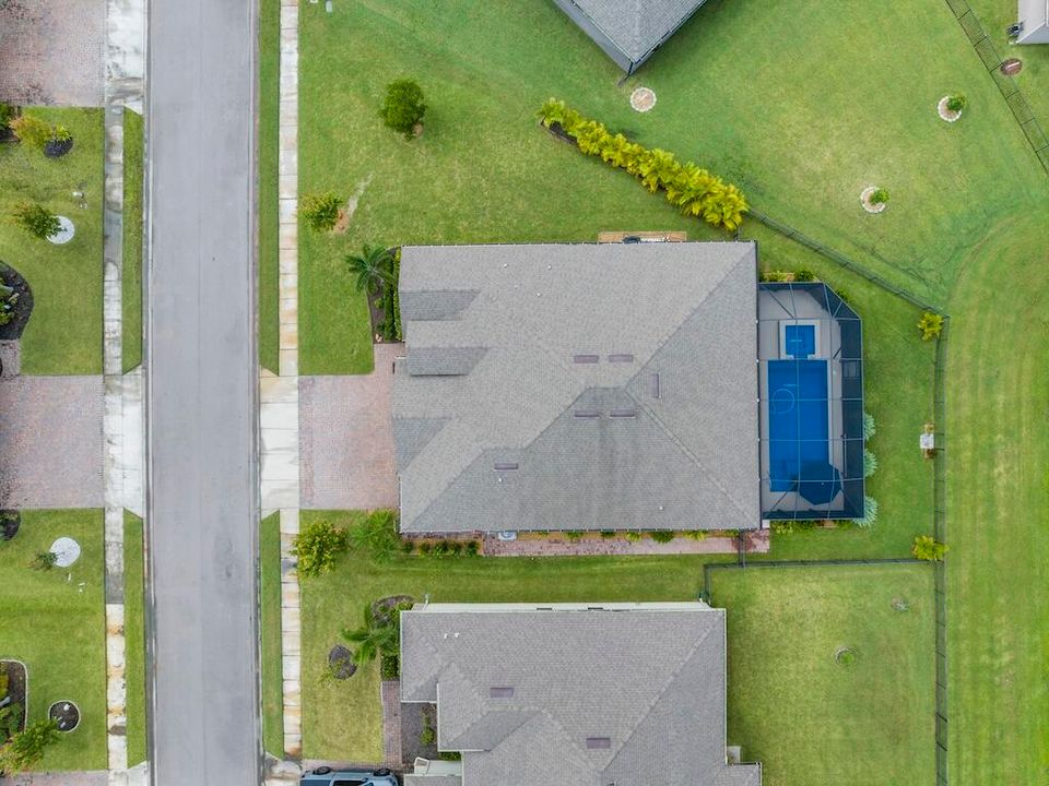 合同活跃: $599,000 (3 贝兹, 3 浴室, 2312 平方英尺)