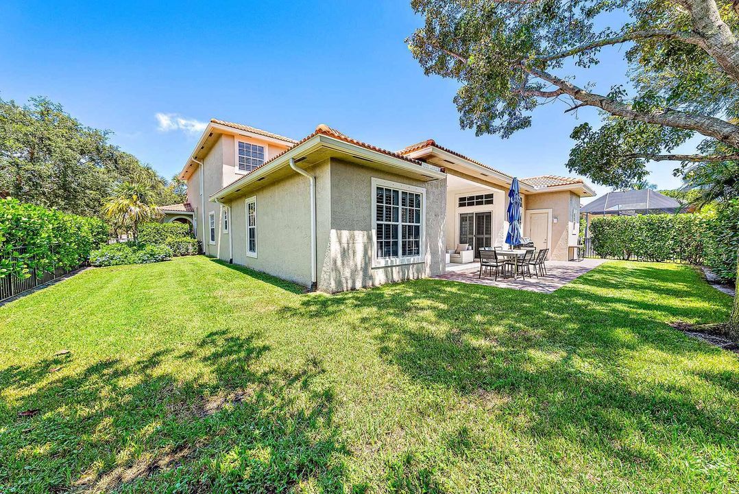 Activo con contrato: $12,000 (4 camas, 4 baños, 2837 Pies cuadrados)