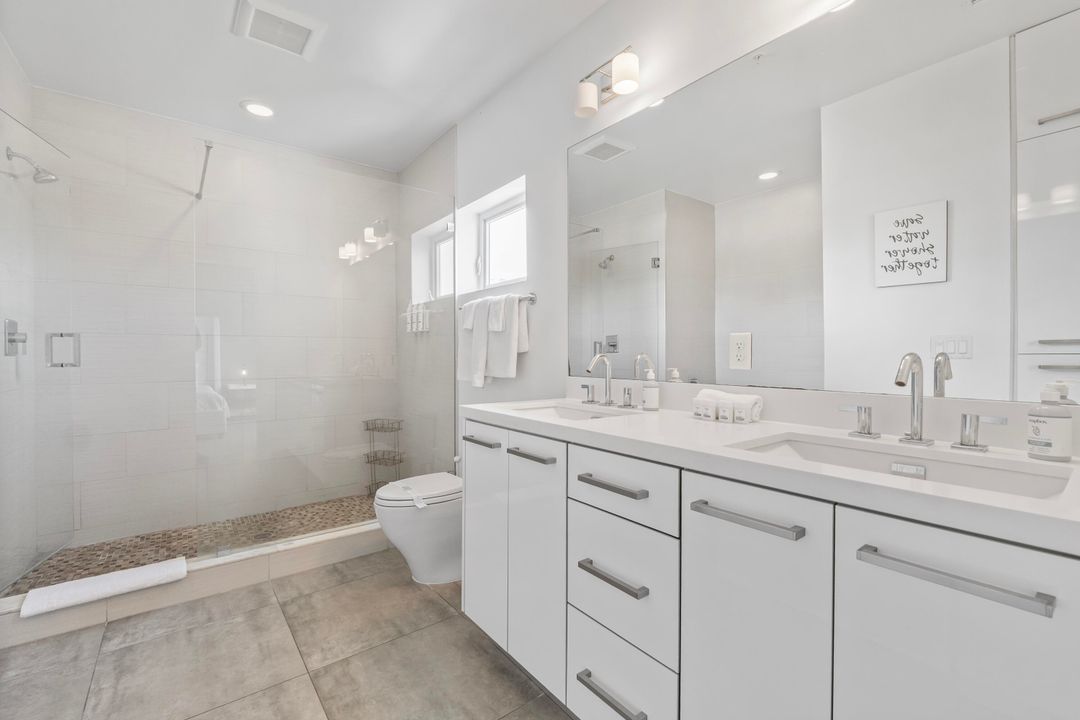 For Rent: $9,800 (4 beds, 3 baths, 2092 Square Feet)