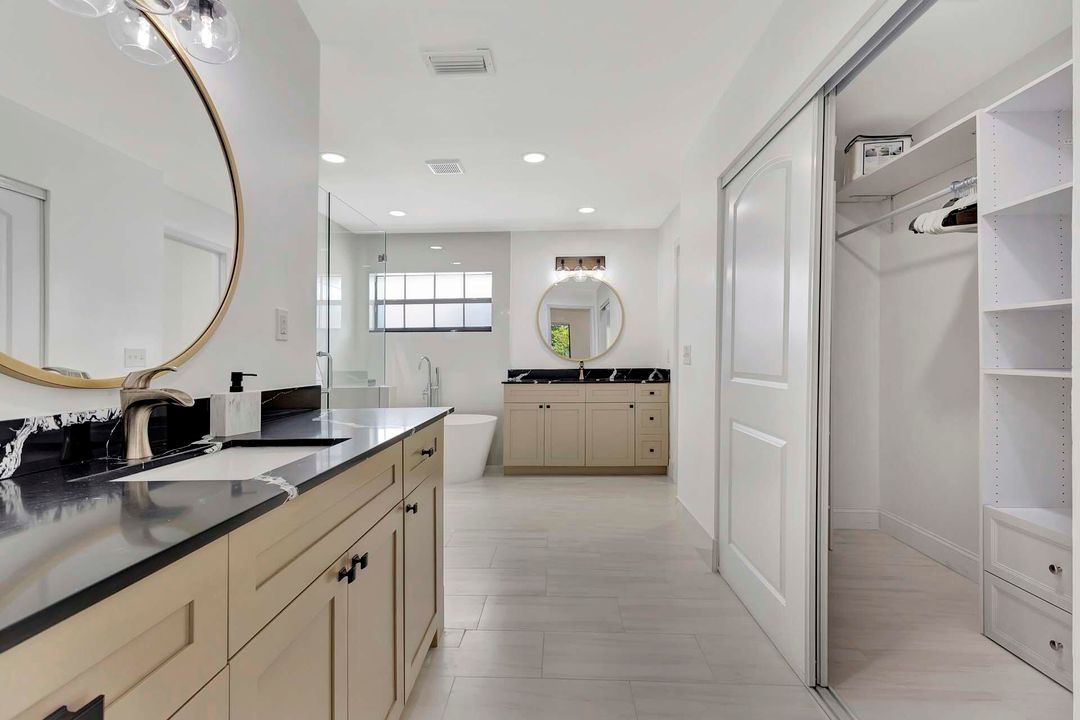 Activo con contrato: $9,000 (4 camas, 2 baños, 2257 Pies cuadrados)