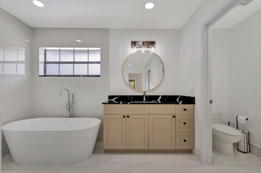 Activo con contrato: $9,000 (4 camas, 2 baños, 2257 Pies cuadrados)