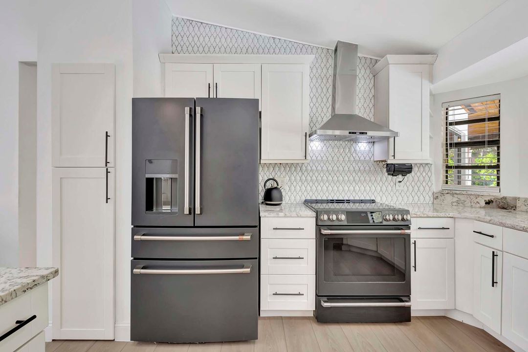 Activo con contrato: $9,000 (4 camas, 2 baños, 2257 Pies cuadrados)