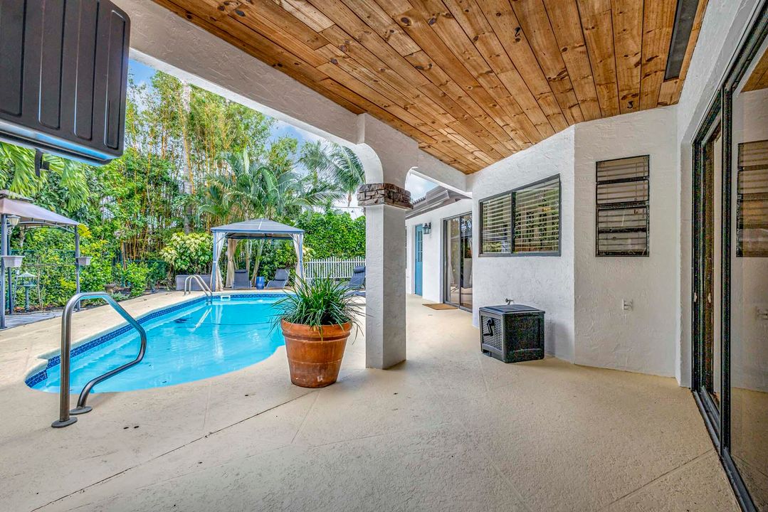 Activo con contrato: $9,000 (4 camas, 2 baños, 2257 Pies cuadrados)