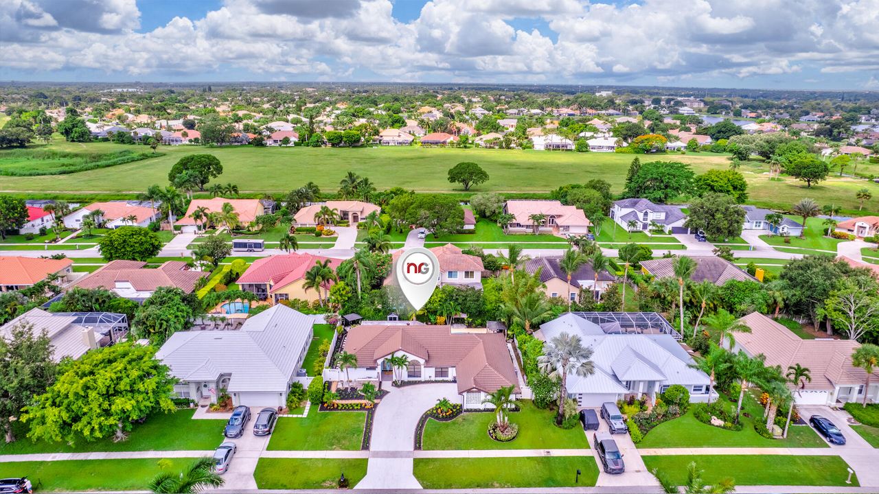 Activo con contrato: $9,000 (4 camas, 2 baños, 2257 Pies cuadrados)