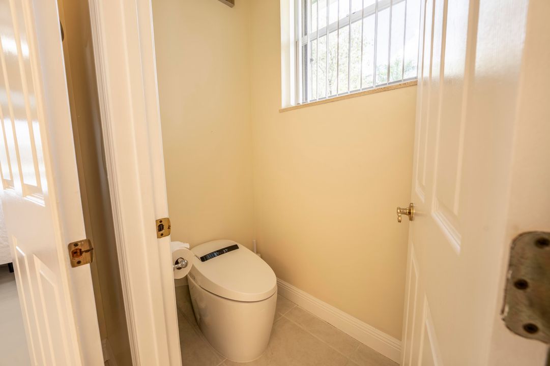 待售: $1,100,000 (4 贝兹, 3 浴室, 2817 平方英尺)