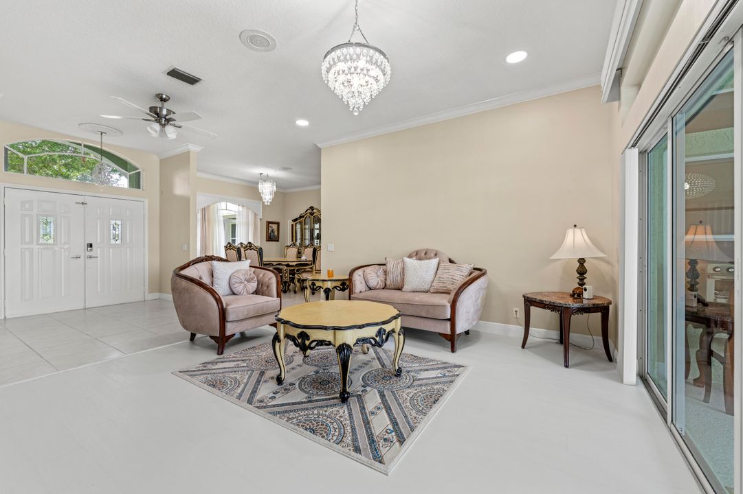 待售: $1,100,000 (4 贝兹, 3 浴室, 2817 平方英尺)