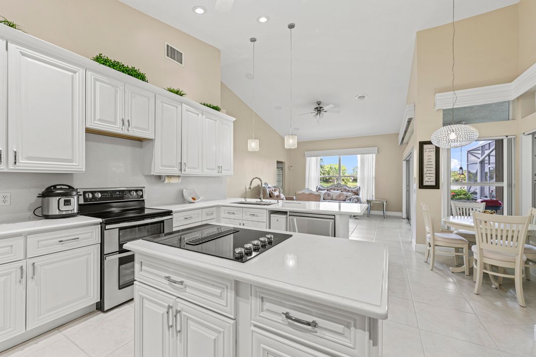 待售: $1,100,000 (4 贝兹, 3 浴室, 2817 平方英尺)