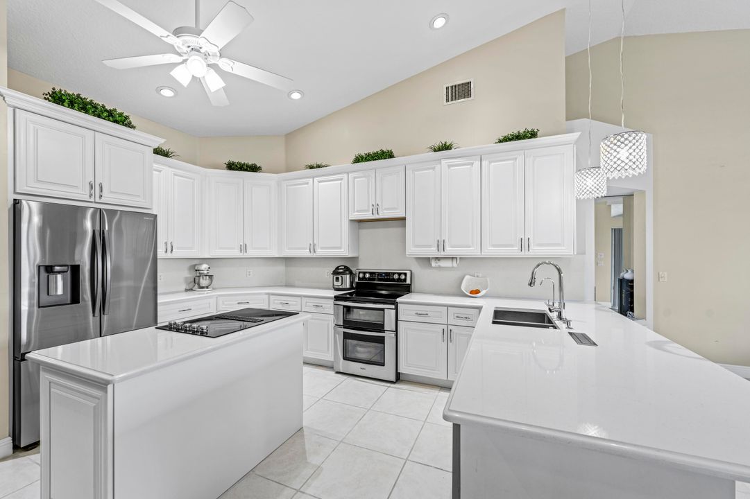 待售: $1,100,000 (4 贝兹, 3 浴室, 2817 平方英尺)