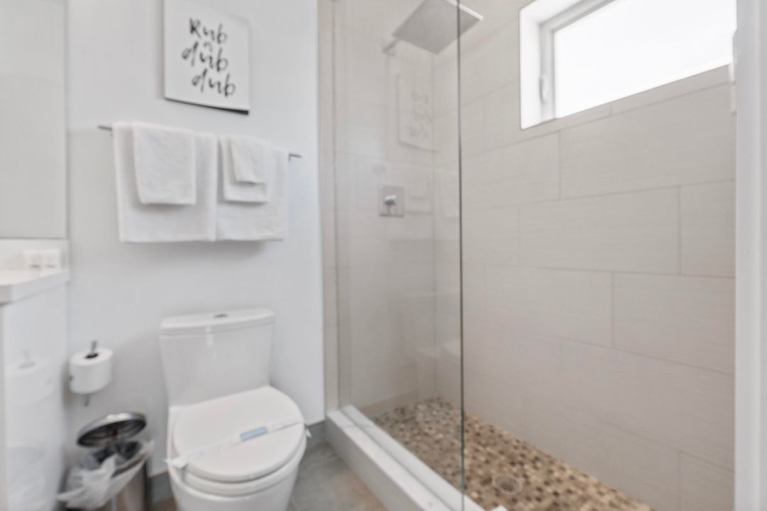 For Rent: $9,800 (4 beds, 3 baths, 2092 Square Feet)