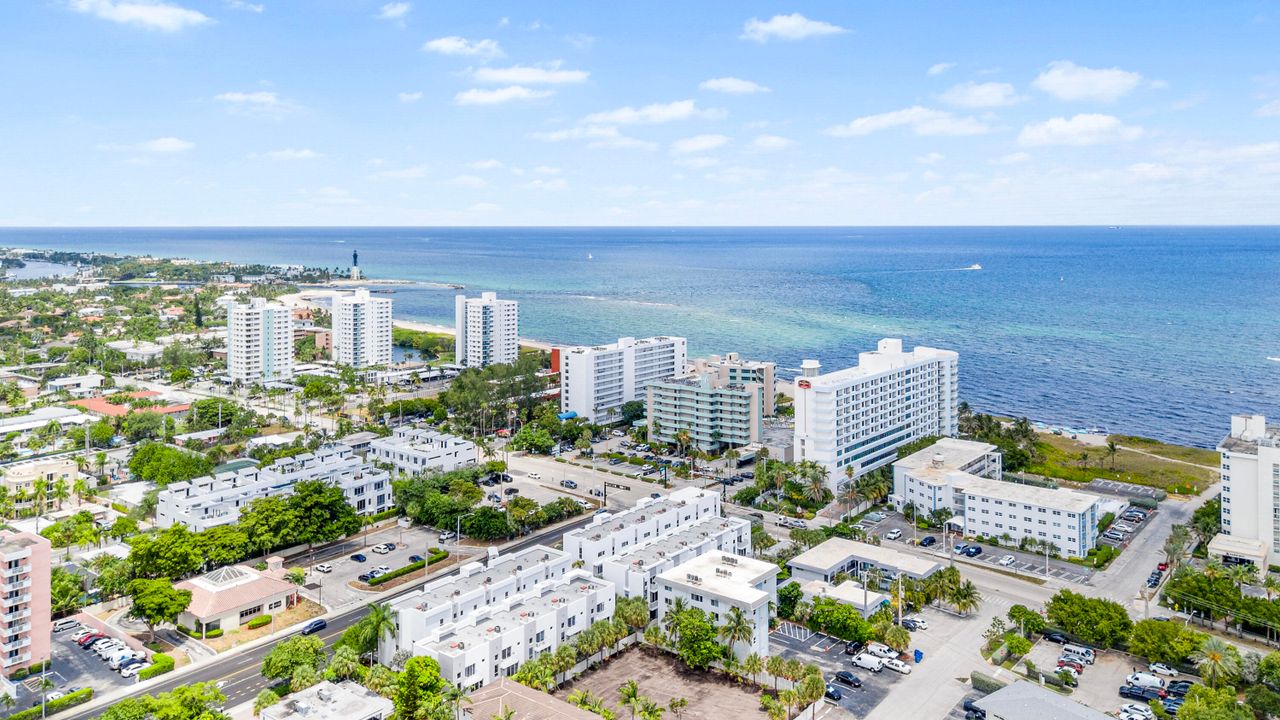 For Rent: $9,800 (4 beds, 3 baths, 2092 Square Feet)