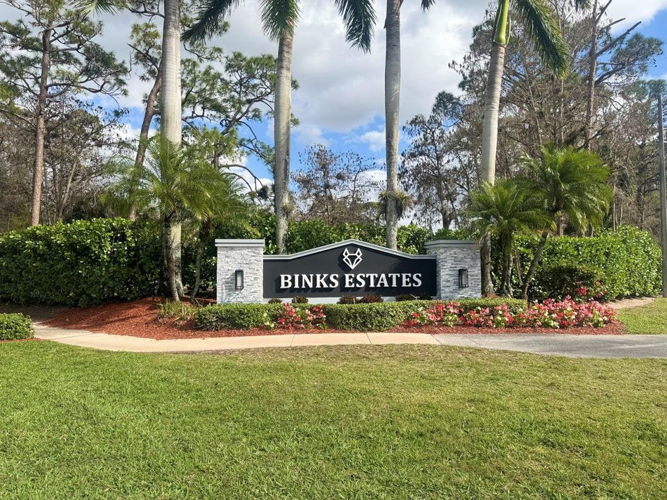 Activo con contrato: $1,150,000 (5 camas, 3 baños, 3178 Pies cuadrados)