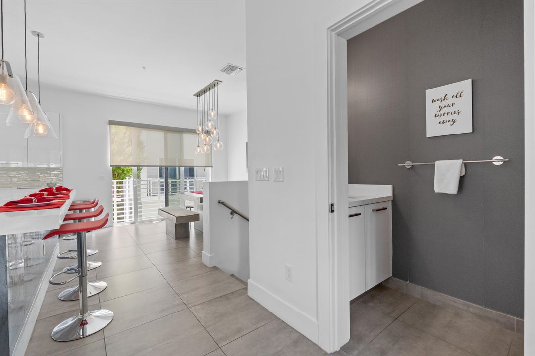 For Rent: $9,800 (4 beds, 3 baths, 2092 Square Feet)