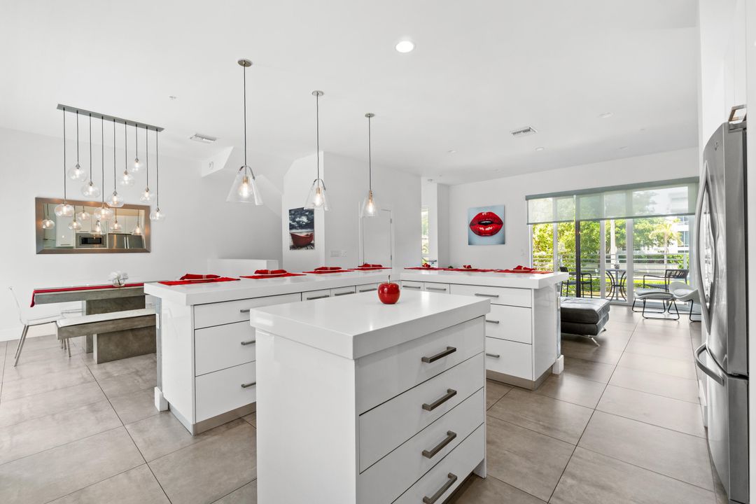 For Rent: $9,800 (4 beds, 3 baths, 2092 Square Feet)