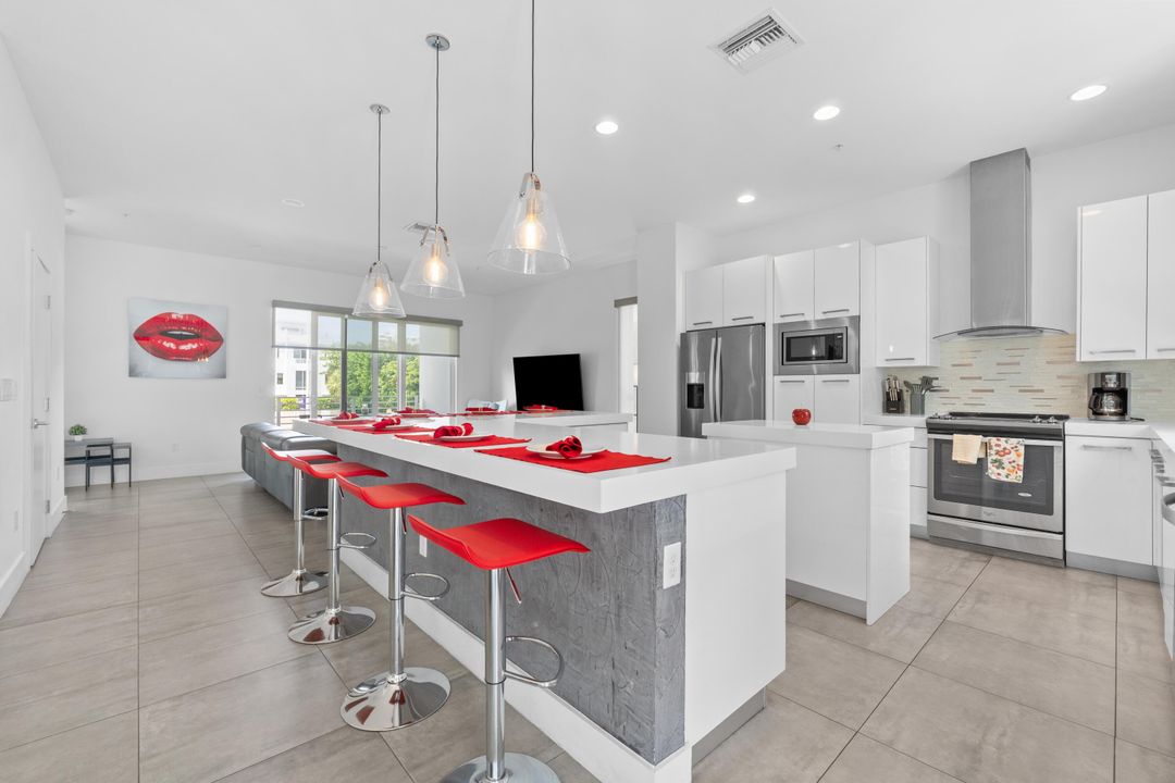 For Rent: $9,800 (4 beds, 3 baths, 2092 Square Feet)