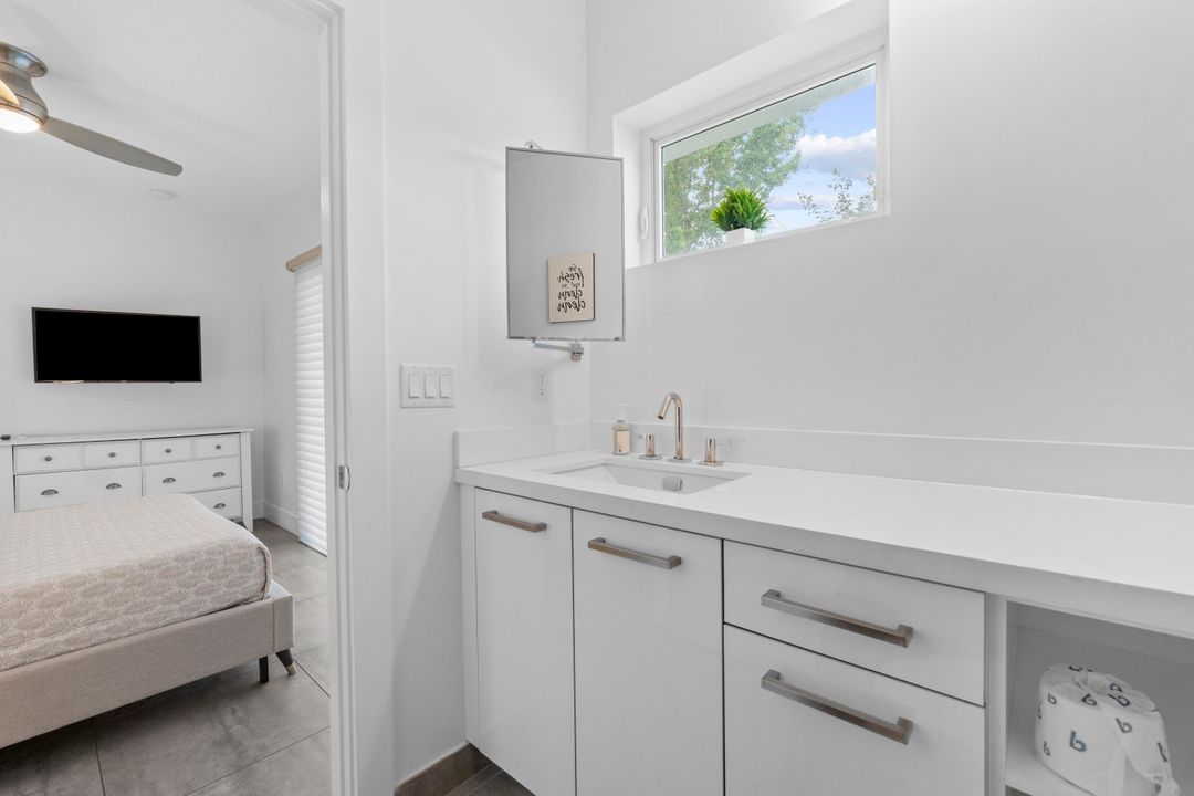 For Rent: $9,800 (4 beds, 3 baths, 2092 Square Feet)