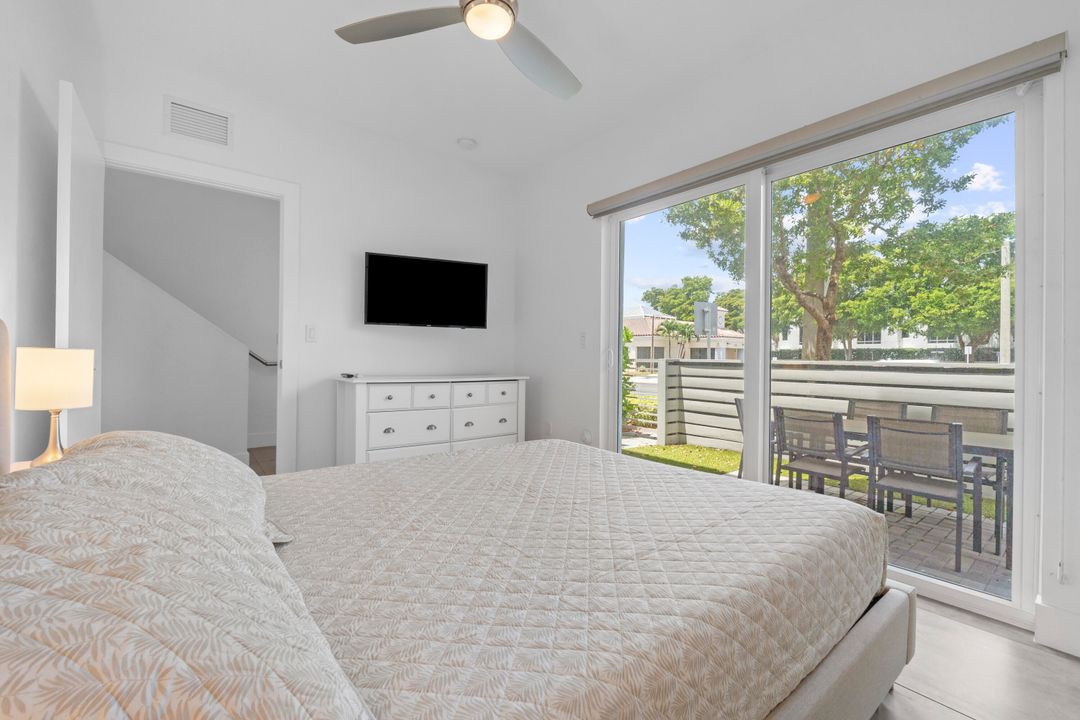 For Rent: $9,800 (4 beds, 3 baths, 2092 Square Feet)