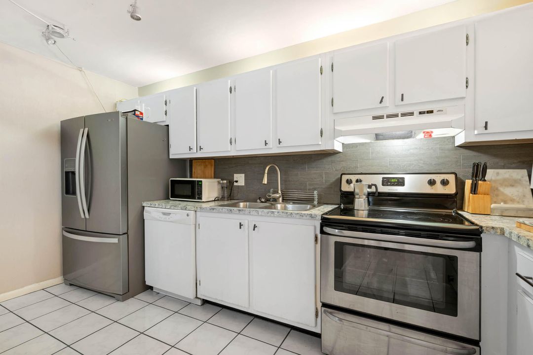 На продажу: $335,000 (3 спален, 2 ванн, 1646 Квадратных фут)