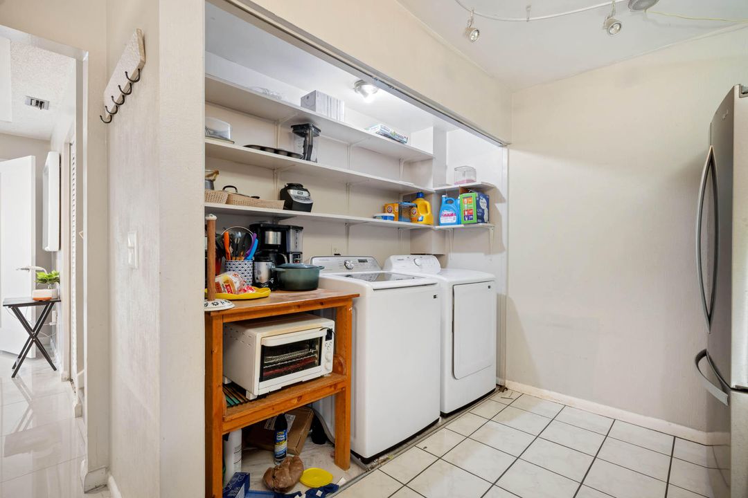 На продажу: $335,000 (3 спален, 2 ванн, 1646 Квадратных фут)