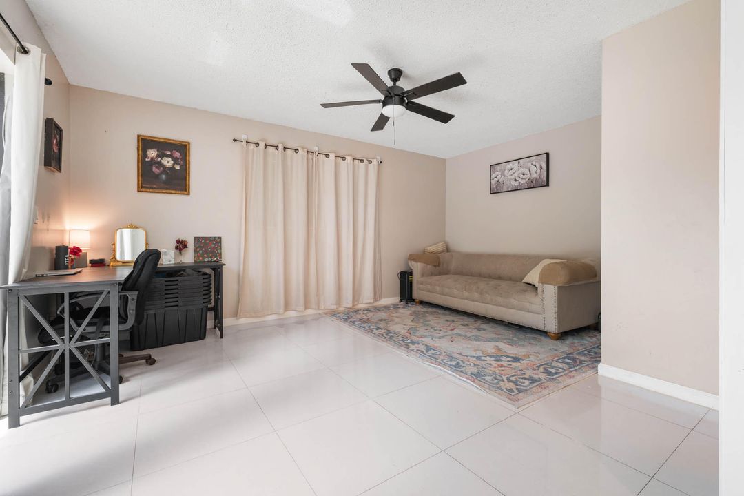 На продажу: $335,000 (3 спален, 2 ванн, 1646 Квадратных фут)