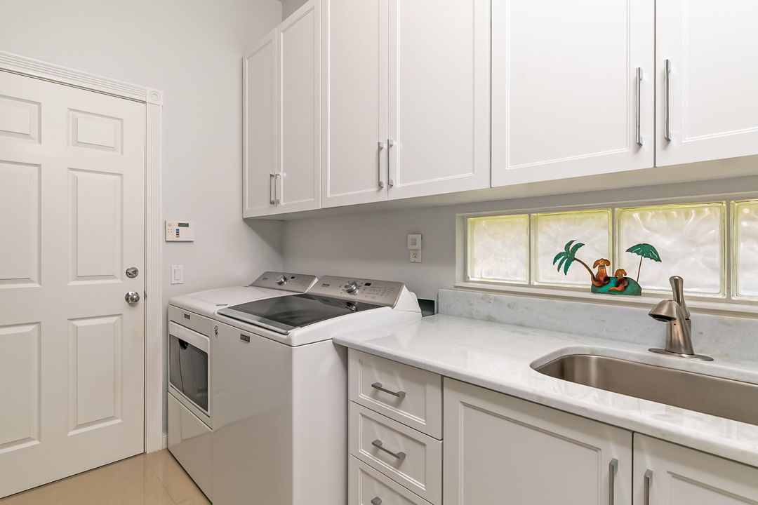 Active With Contract: $689,900 (4 beds, 3 baths, 2487 Square Feet)