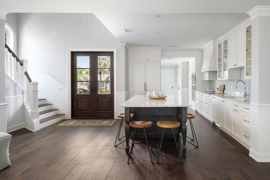 For Sale: $3,850,000 (3 beds, 2 baths, 2601 Square Feet)