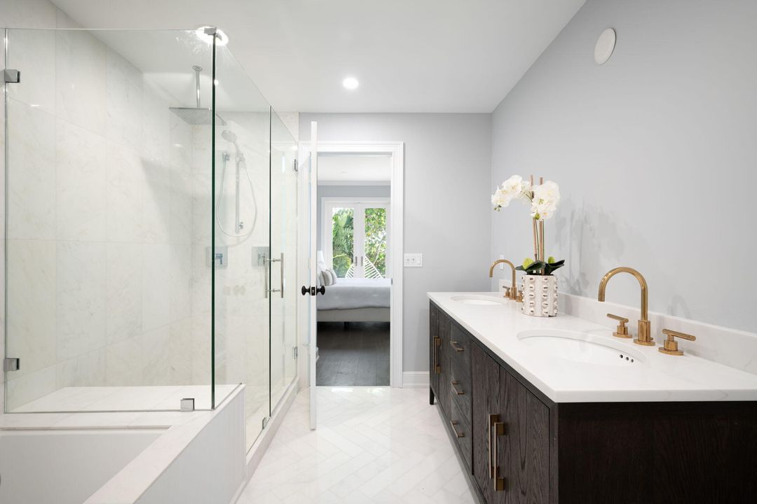 For Sale: $3,850,000 (3 beds, 2 baths, 2601 Square Feet)