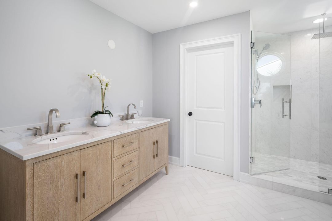 For Sale: $3,850,000 (3 beds, 2 baths, 2601 Square Feet)