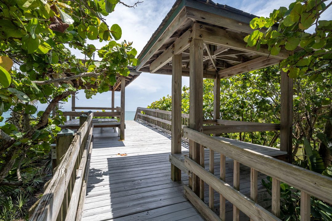 For Sale: $3,850,000 (3 beds, 2 baths, 2601 Square Feet)