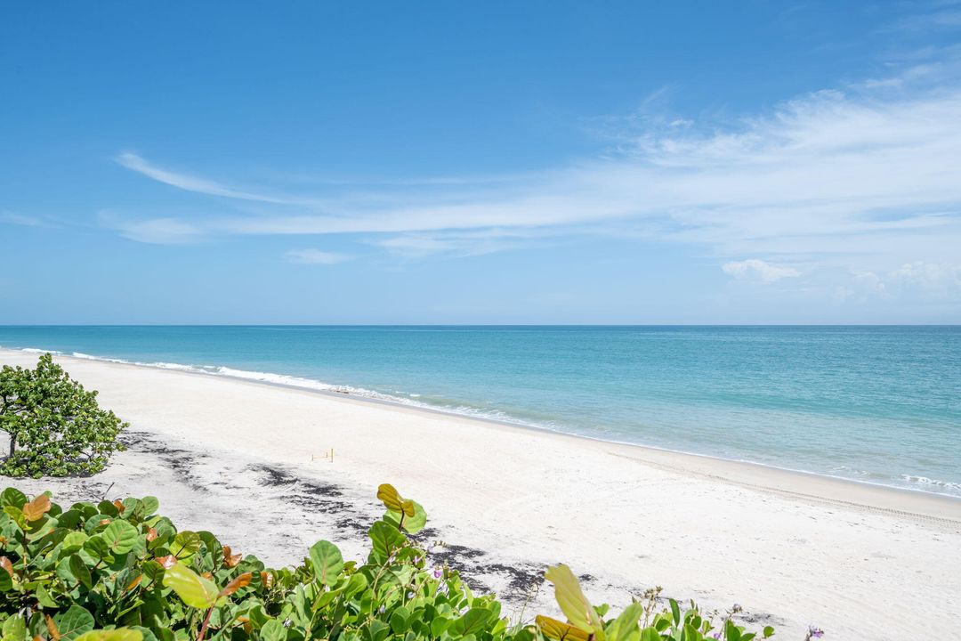 For Sale: $3,850,000 (3 beds, 2 baths, 2601 Square Feet)