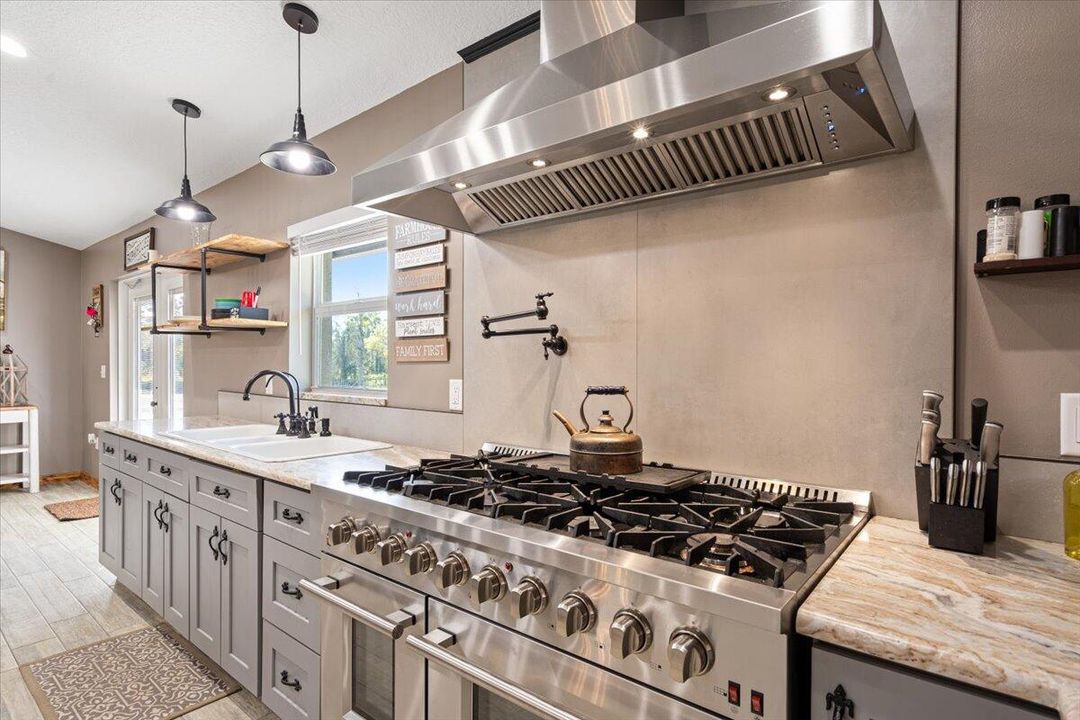 For Sale: $799,900 (3 beds, 3 baths, 1822 Square Feet)