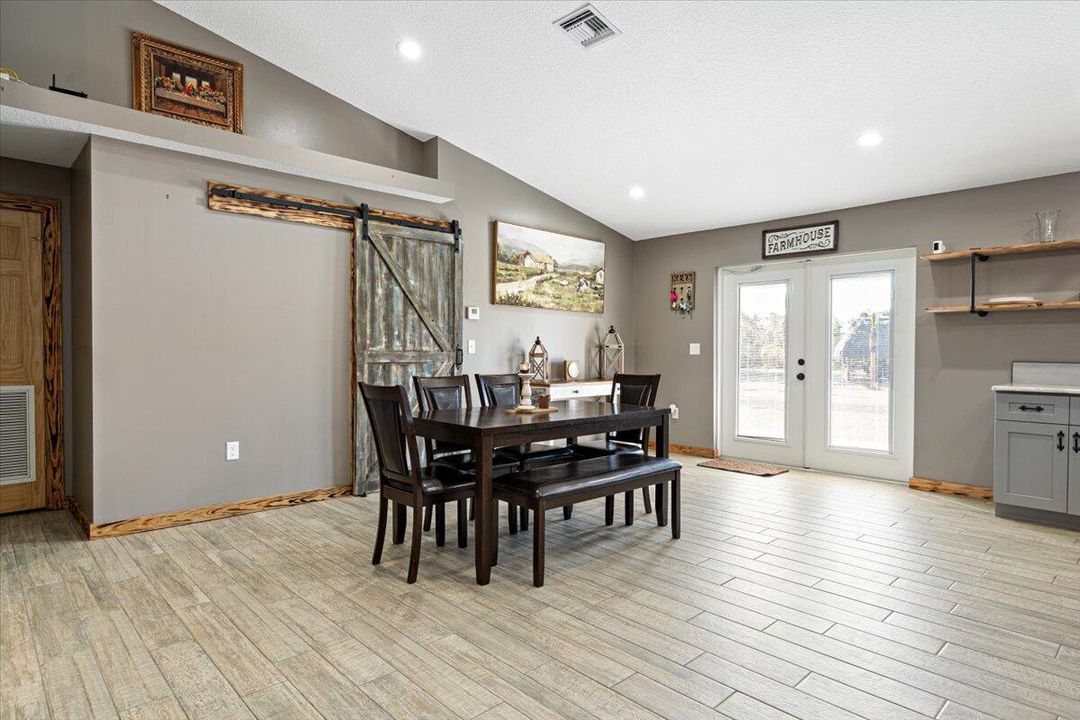 For Sale: $799,900 (3 beds, 3 baths, 1822 Square Feet)