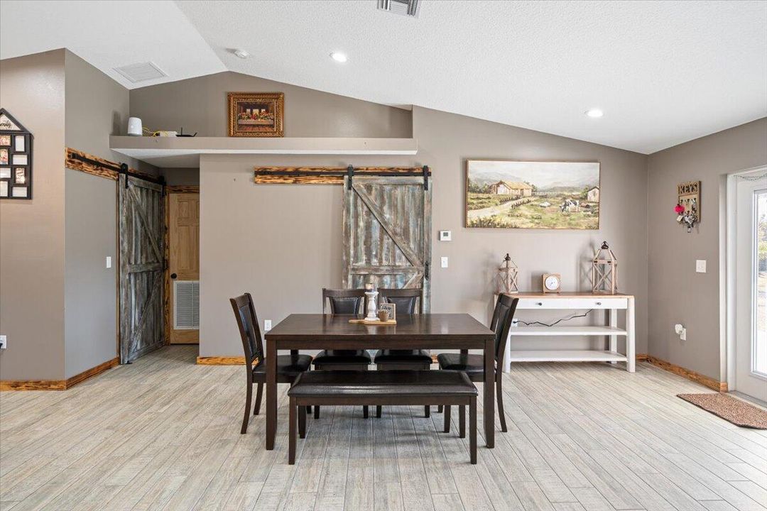 For Sale: $799,900 (3 beds, 3 baths, 1822 Square Feet)