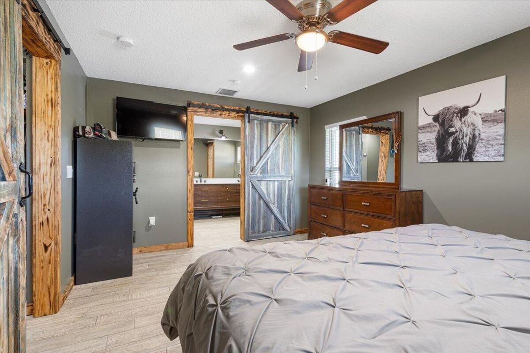 For Sale: $799,900 (3 beds, 3 baths, 1822 Square Feet)