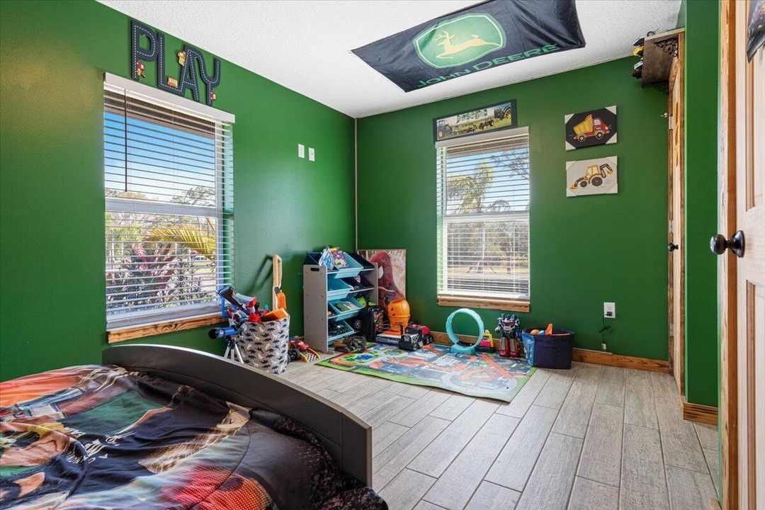 For Sale: $799,900 (3 beds, 3 baths, 1822 Square Feet)